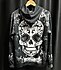 Y2K Gothic Treasure. Vintage siyah hoodie, dev ornate skull print’le (Dia de los Muertos esintili).