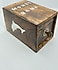 AHŞAP KUMBARA TAMAMEN EL İŞÇİLİĞİDİR,1990 LAR ANAHTARLI ÇOK ENDER MONEY BANK 467