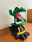Hotwheels yılan geçidi