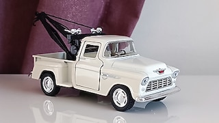 Chevy 3100 Stepside Hediyelik Oyuncak Kurtarıcı 1:32 Kinsmart