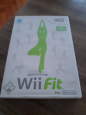RETRO ORİJİNAL NİNTENDO Wİİ FİT (PAL) OYUN CD'Sİ..Kullanıma bağlı yüzeysel çizikler vardır..Oynamasına engel değildir..