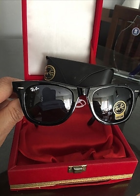 Ray Ban wayfarer erkek güneş gözlüğü...