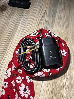 Samsung 25 Watt şarj aleti