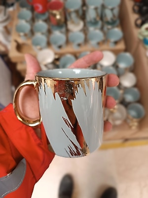 Altın Detaylı Gri Seramik Kupa