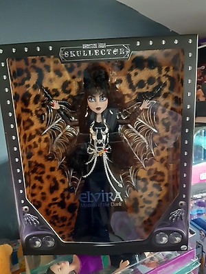 Monster High Mistress Of The Dark Elvira