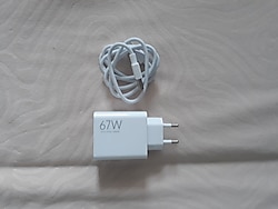 SIFIR KULLANILMAMIŞ 67 WATT TURBO SANİYE GÖSTERGELİ HIZLI ŞARJ ALETİ