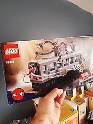 Lego Marvel Örümcek Adam ile Doktor Oktopus Metro Sahnesi 76321