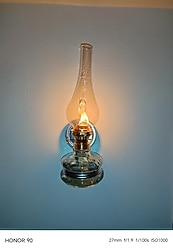 Gaz lambası ve askısı