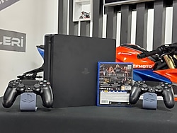 PlayStation 4 Slim 500GB Çift Kol + İnjustice 2 Oyun CD’si (İKİNCİ EL)