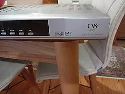 CVS 80200 Dijital Uydu Alıcısıdır.   Dijital Video Yayıncılık (DVB) standartlarını destekler.  DiSEqC 1.2 teknolojisi il