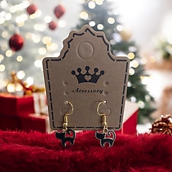 Kedi temalı şans küpeleri.