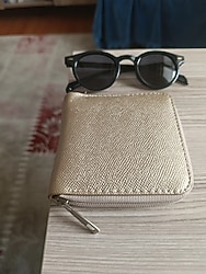 Bayan cüzdanı ve güneş gözlüğü gözlük hediye