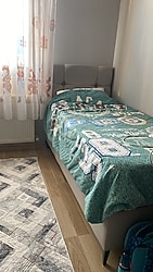 İki adet tek kişilik baza yatak başlık daha yeni aldım ev değişikliği yaptığım için yeni eve sığmadı yeni gibi tertemiz