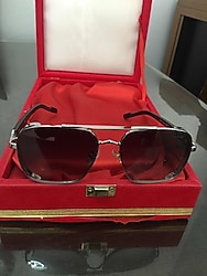 Cartier erkek güneş gözlüğü...