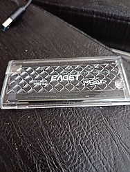 RGB renklerinde ultra hızlı harici SSD 1TB