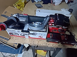 ORJİNAL EİNHELL SIFIR KRAFTIXX ŞARJLI AVUÇ İÇİ TAŞLAMA 2 AKÜ VE ŞARJ ALETİ GARANTİLİ FATURALI DIR GAYET GÜÇLÜ