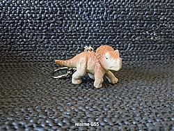 JURASSIC PARK - TRICERATOPS - TARİH ÖNCESİ OBJE - ANAHTARLIK.