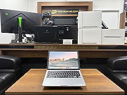 Apple MacBook Pro M1 8GB RAM 256GB SSD 13.3” MYD82TU/A (İKİNCİ EL)