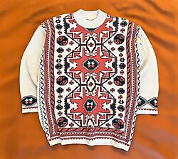 Vintage Etnik Kazak. Kırmızı-beyaz zemin üstünde geleneksel Türk/Anadolu motifleri (kilim desenleri gibi geometrik!