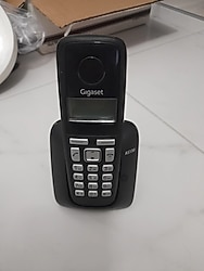 SİEMENS GİGASET A130 KABLOSUZ DECT (telsiz) TELEFON ve ŞARJ İSTASYONU..PİLLERİ ve ADAPTÖRÜ YOKTUR..
