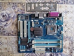 Gigabyte GA-G41M-Combo DDR2 ve DDR3 Destekli LGA775 Anakart (REV 2.0)