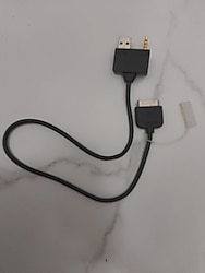 Araç alındığında yanında verilen iPod - Aux USB kablosu