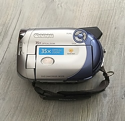 CANON DC210 DVD Camcorder Kamera, Case Logic çantasıyla