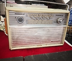 Antika radyo Mascot 44