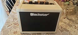Black star mini gitar amplificator.