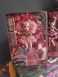 Monster High Scary Sweet Birthday Cupid Asteria Doll in Party Dress With Balloon & Gift