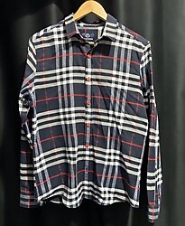 Vintage Loft Güzelliği: Siyah-kırmızı-beyaz büyük ekose flannel gömlek. Yumuşacık doku.