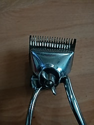 eskilerden tıraş Makinesi sorunsuz çalışıyor durumda. yolma vb yok düzgün calıs8yor . ister kullan isterseniz dekor yapı