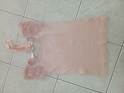 KOLLARI GÜPÜRLÜ BLUZ