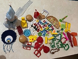 Karışık çocuk oyuncak figürleri