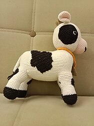 Amigurumi oyuncak inek