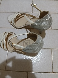 Sıfır topuklu sandalet