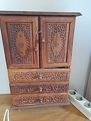 Ahşap Takı Dolabı