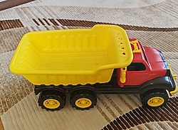 büyük boy oyuncak kamyon+hediye