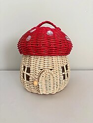 Mantar görünümlü ev