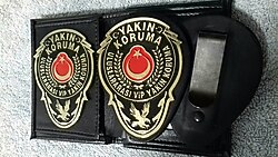 EL EMEĞİ.YAKIN KORUMA ROZETLI CÜZDANI v KEMER ROZETI AL.SADECE YAKIN KORUMA KIMLIK KARTLI PERS.SATILIR.SIVILE SATILMAZ