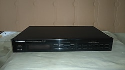 Pioneer F-220 Digital Synthesizer Tuner