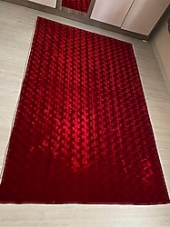 Parlak Kırmızı Kareli Halı