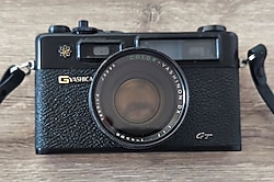 SİYAH YASHICA ELECTRO 35 GT W 45MM F/1.7 LENSLİ KAMERA TEST EDİLMEMİŞ