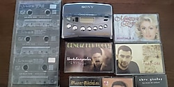 SONY WALKMAN / 11 Adet Kaset Yanında