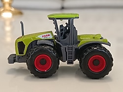 Claas Xerion 5000 Benzeri Traktör 1:87