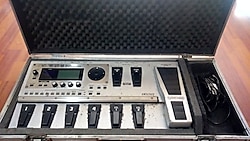 Boss GT-10 Elektro Gitar Prosesörü ve Metal board uçuş taşıma çantası