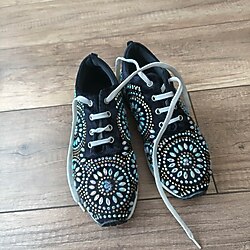 Siyah Üstü Boncuklu Ayakkabı