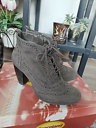 Graceland 36 numara kadın bot