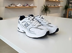 40 NUMARA!!SIFIR ÜRÜNDÜR!! NEW BALANCE 530 BEYAZ LACİ