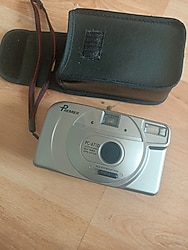 premier PC-671D fotoğraf makinesi Otomatik ileri geri döndürme özelliği Elektronik ve otomatik flaş Film göstergesi Obje